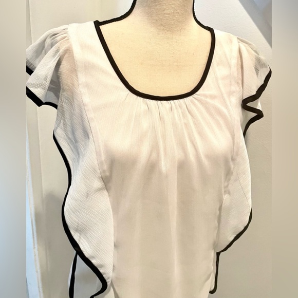 BCX OFF WHITE BLACK TRIM SHEER & LINED RUFFLE SLEEVE SIDE  BLOUSE/TOP SIZE M - Picture 3 of 10